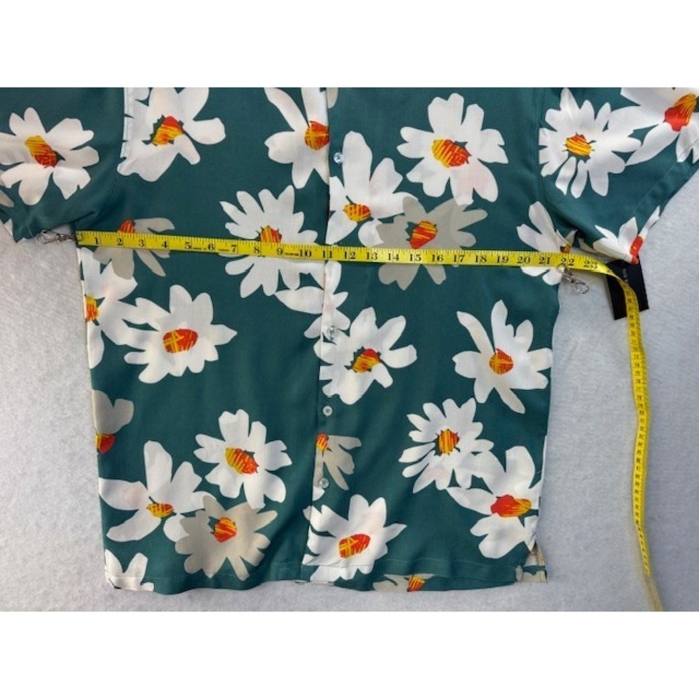 NEW Short Sleeve Button Down Shirt Mens MED Hawaiian Daisies Flowers Floral - Picture 5 of 6